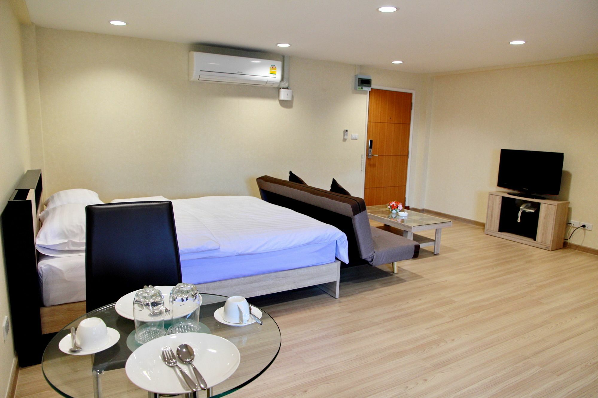 The Kaze 34 Hotel And Serviced Residence Bangkok Exterior photo